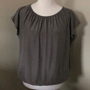 Gorgeous silk Alex & Trixie Open Back Blouse💕